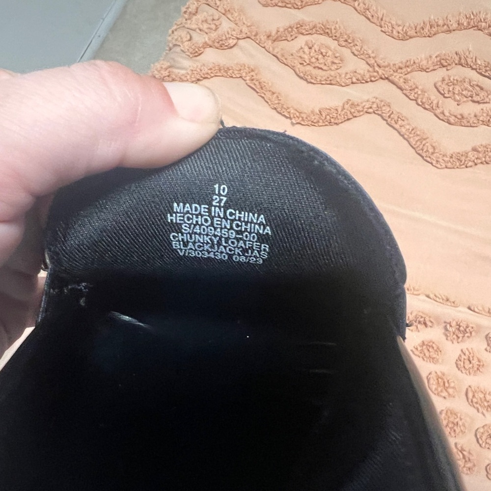 Old Navy Black Flats with Chunky Sole - Picture 4 of 4